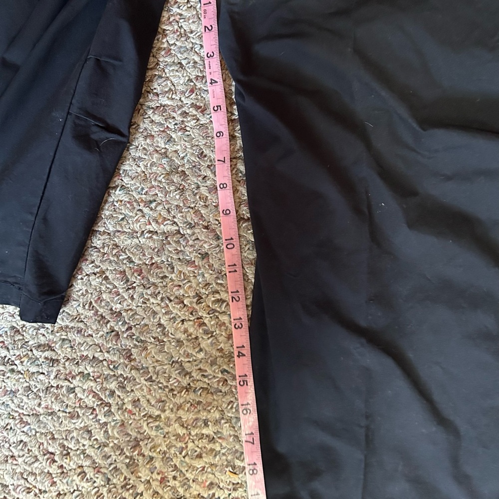 💚3/$25 size 20W black capris - Picture 9 of 11